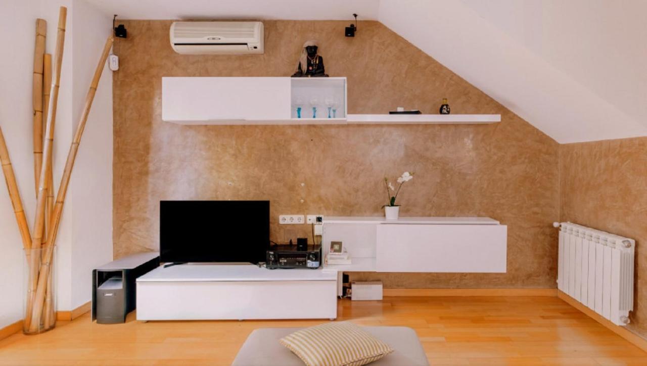 Bonito Duplex Con Piscina En Barcelona&Playa Apartman Tiana Kültér fotó